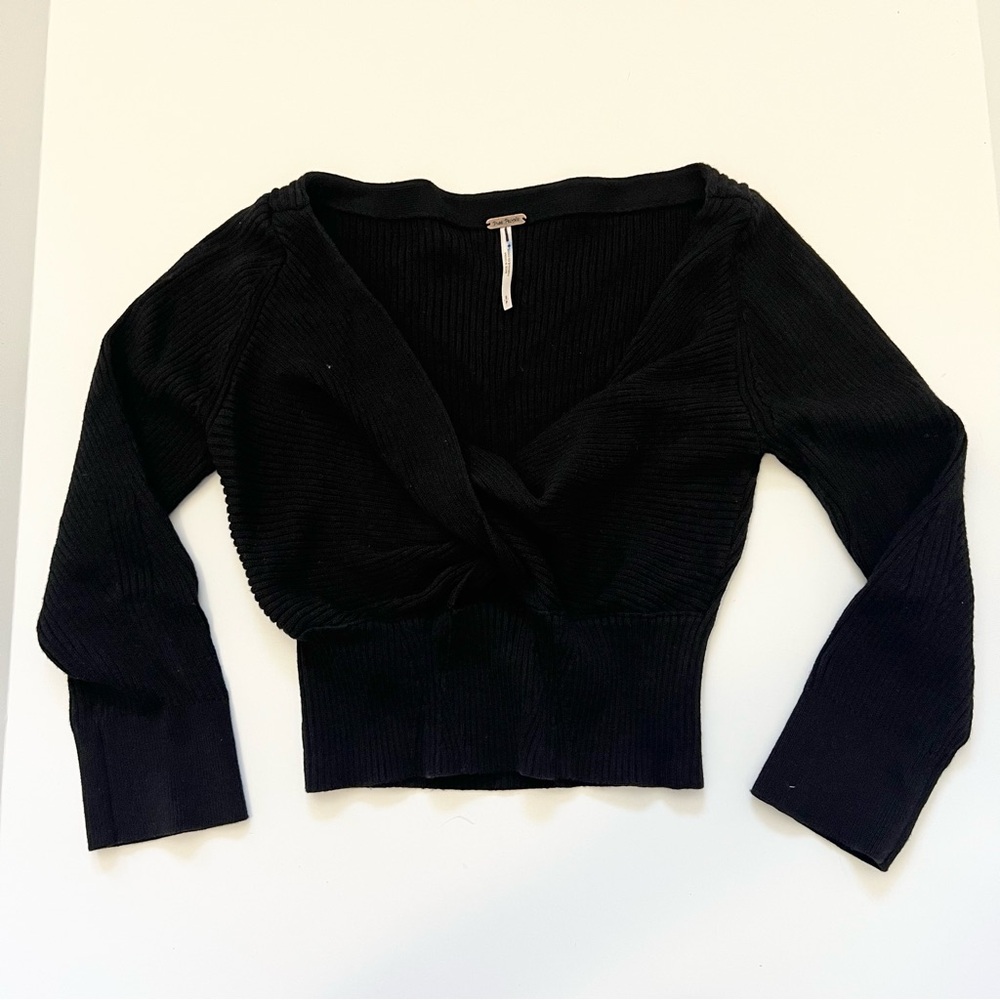 Free People Black Ribbed Knit Twist-Front Crop Top Sweater Size Small 3/4 Sleeve